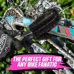 Muc-Off 8 In 1 Bicycle Cleaning Kit - Kit Pulizia Bici - Include Detergente Bici, Spray Protettore Bici, Spazzole Pulizia Bici e una Spugna in una Pratica Confezione 10 Muc-Off 8 In 1 Bicycle Cleaning Kit - Kit Pulizia Bici - Include Detergente Bici, Spray Protettore Bici, Spazzole Pulizia Bici e una Spugna in una Pratica Confezione - immagine 3