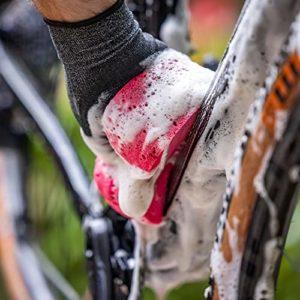 Muc-Off 8 In 1 Bicycle Cleaning Kit - Kit Pulizia Bici - Include Detergente Bici, Spray Protettore Bici, Spazzole Pulizia Bici e una Spugna in una Pratica Confezione 14 Muc-Off 8 In 1 Bicycle Cleaning Kit - Kit Pulizia Bici - Include Detergente Bici, Spray Protettore Bici, Spazzole Pulizia Bici e una Spugna in una Pratica Confezione - immagine 7